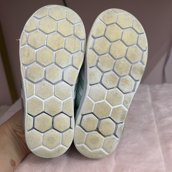 Size 91/2 Toodler addidas - Picture 3 of 3